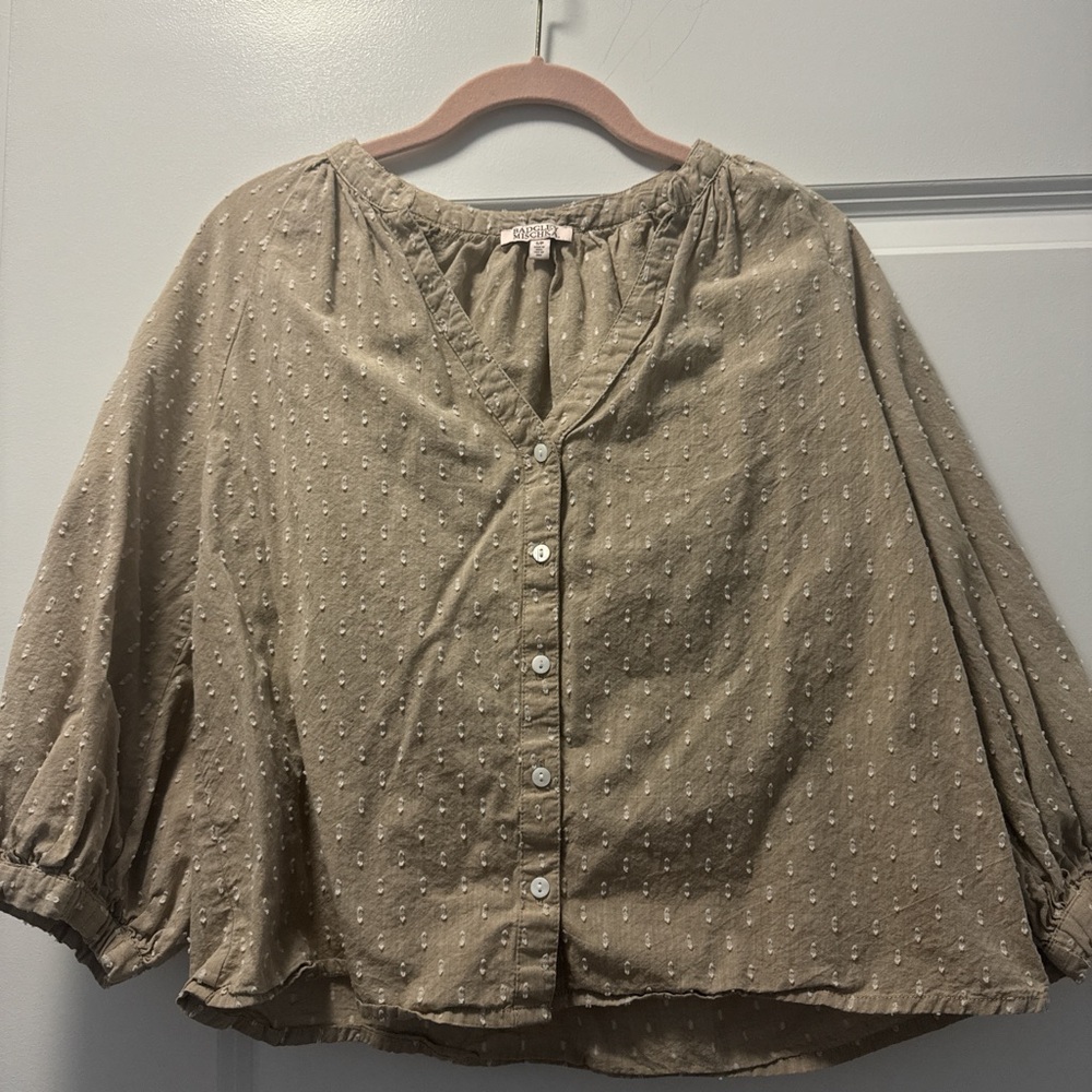 Badgley Mischka Tan Flutter Sleeve Blouse